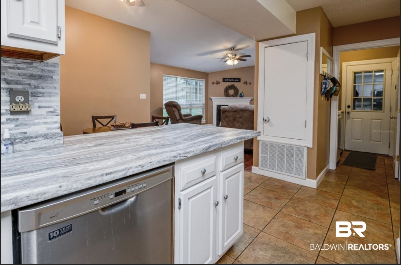 202 Ridgewood Drive Daphne, AL 36526 - Photo 19 of 27