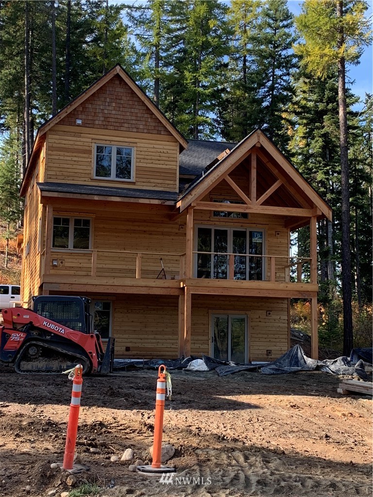145 Maple Leaf Loop Cle Elum, WA 98922 - Photo 11 of 11 a front view of a house with garden