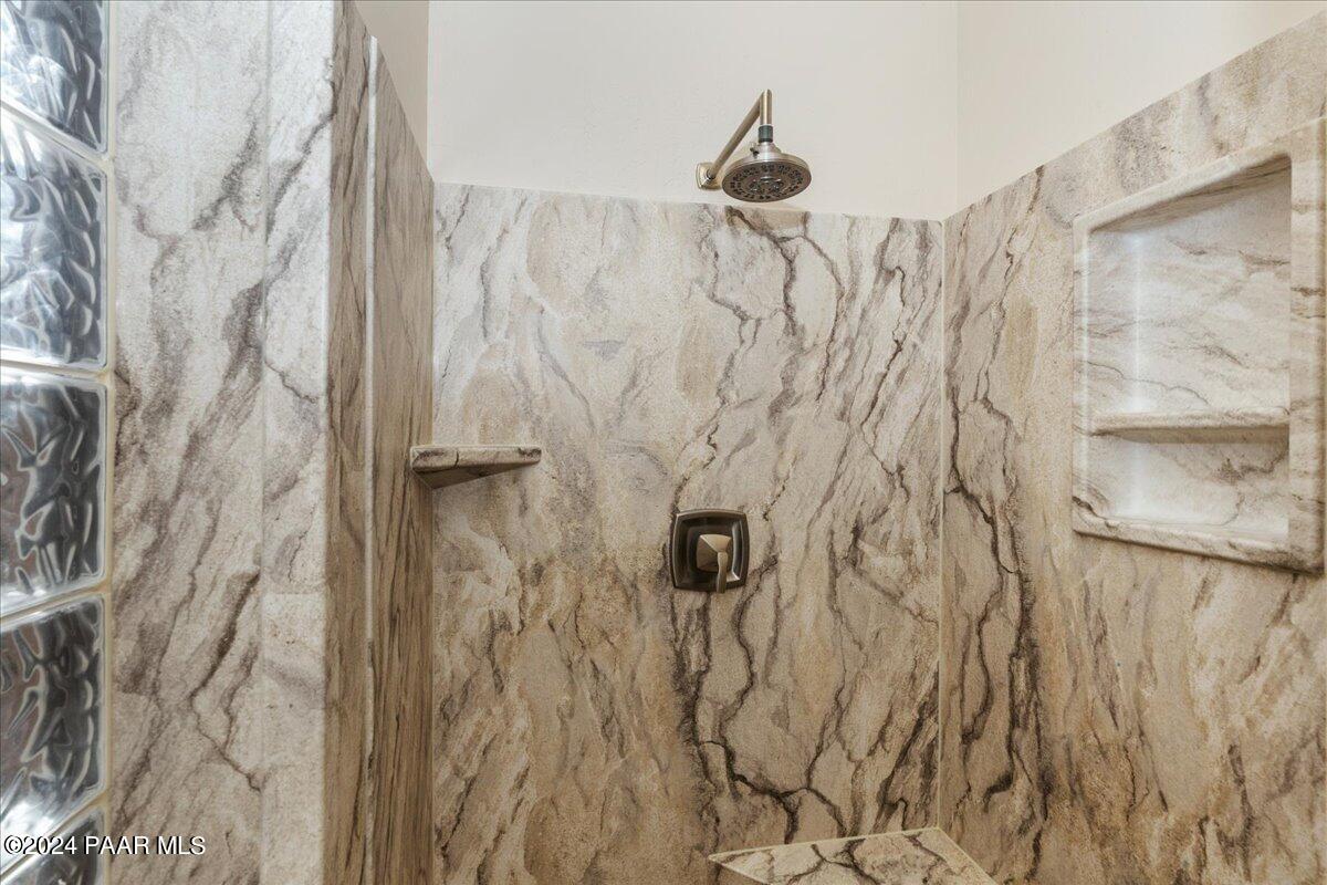 1291 Tanglewood Road Prescott, AZ 86303 - Photo 19 of 29 19-Master Shower