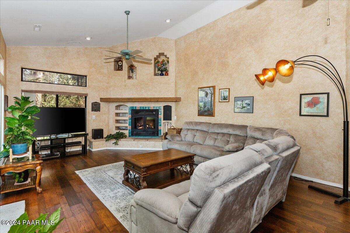1291 Tanglewood Road Prescott, AZ 86303 - Photo 7 of 29 07-Living Room