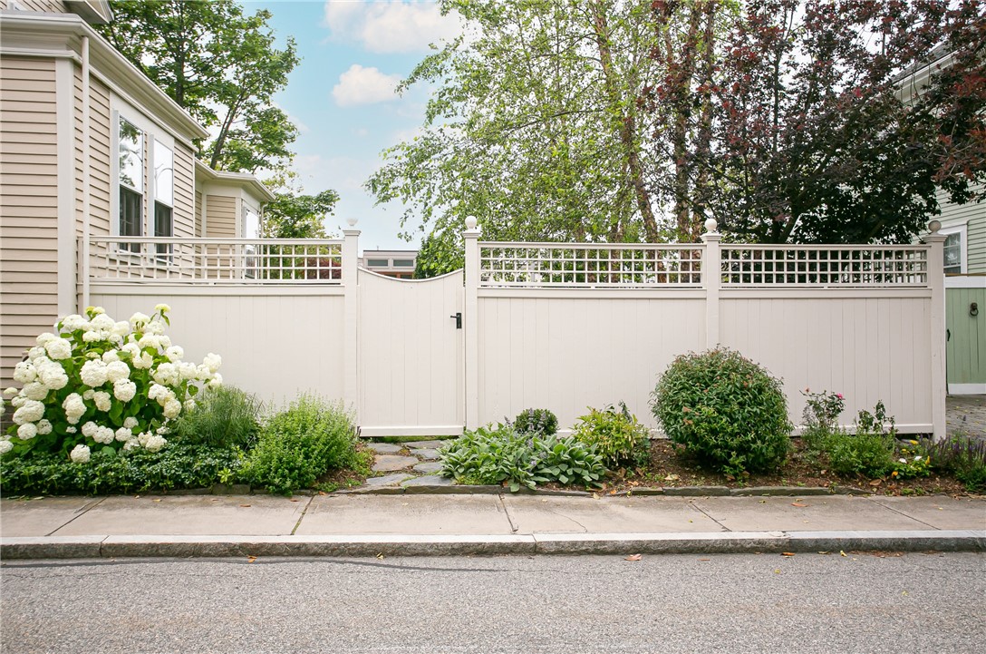95 John Street Newport, RI 02840 - Photo 2 of 44