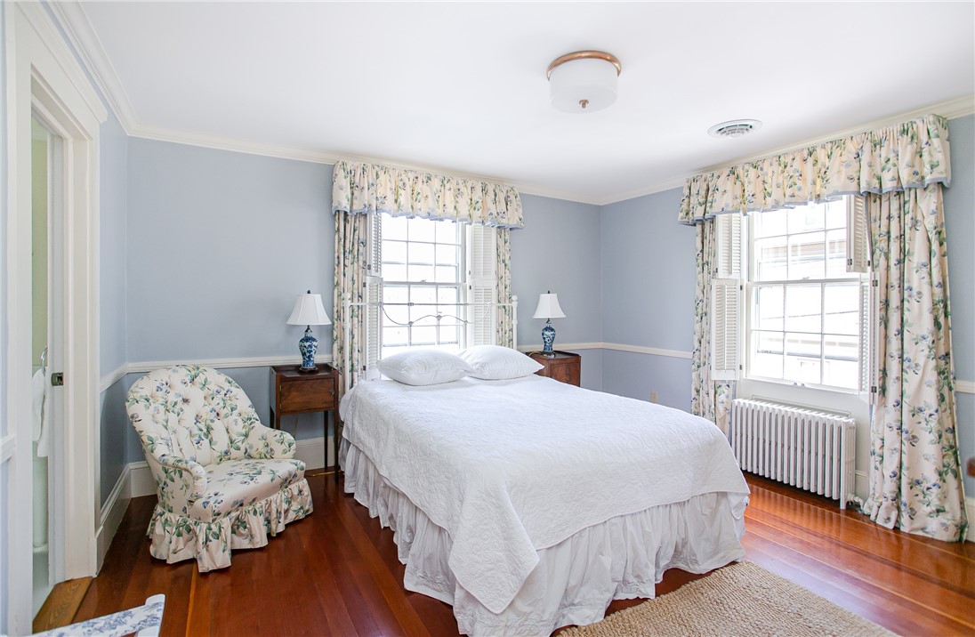 95 John Street Newport, RI 02840 - Photo 30 of 44 Guest room.