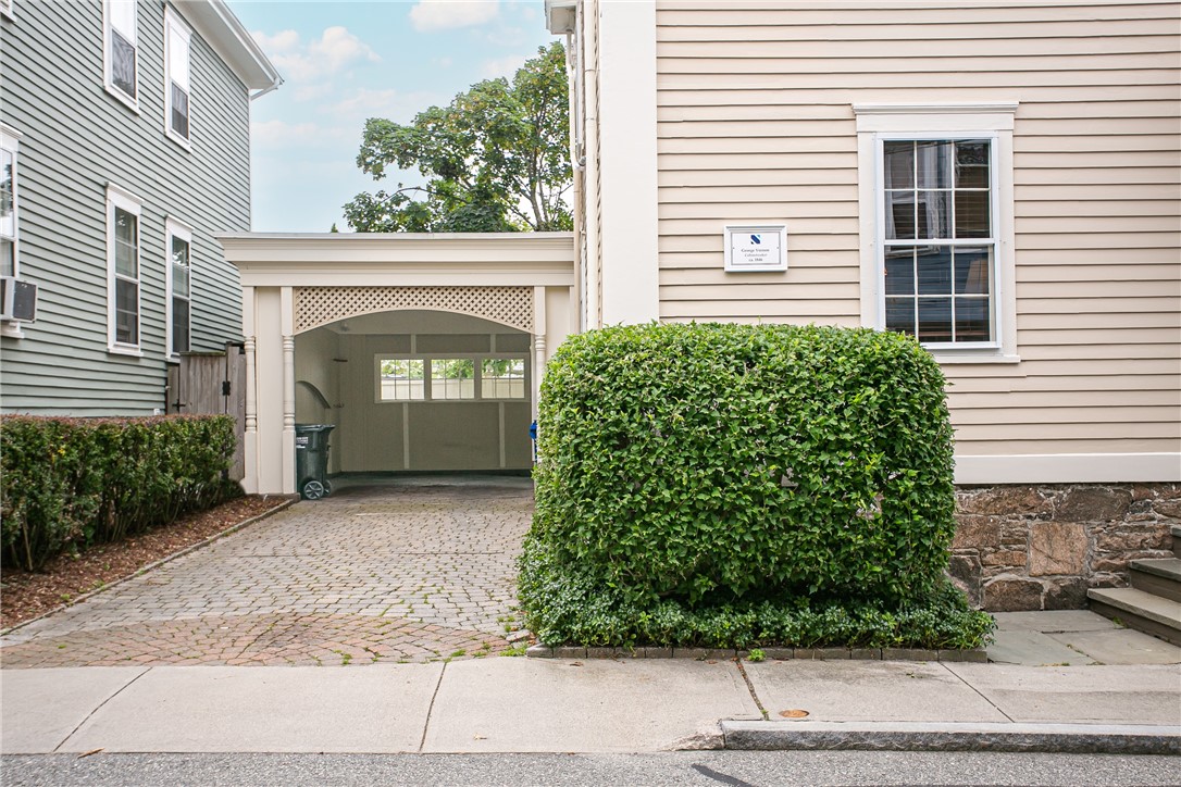 95 John Street Newport, RI 02840 - Photo 3 of 44