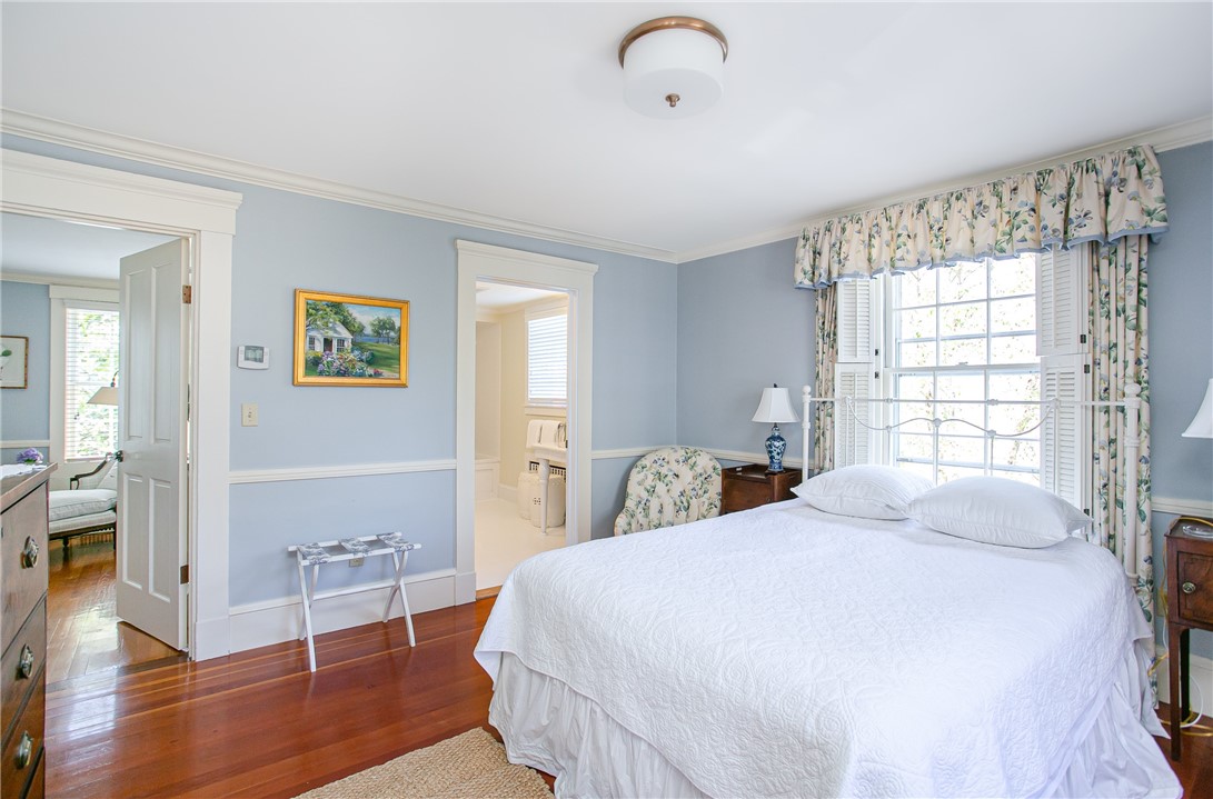 95 John Street Newport, RI 02840 - Photo 32 of 44 Guest room en suite.