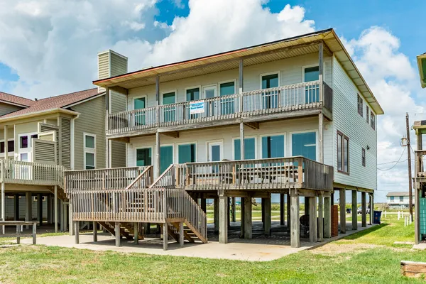$995,000 | 2402 Bluewater Highway, Surfside Beach, TX 77541