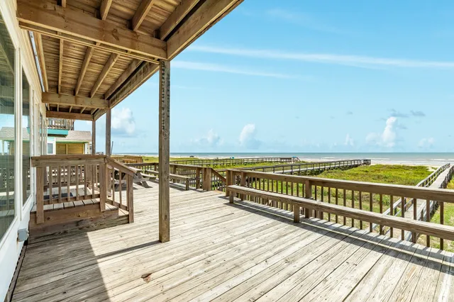 $995,000 | 2402 Bluewater Highway, Surfside Beach, TX 77541