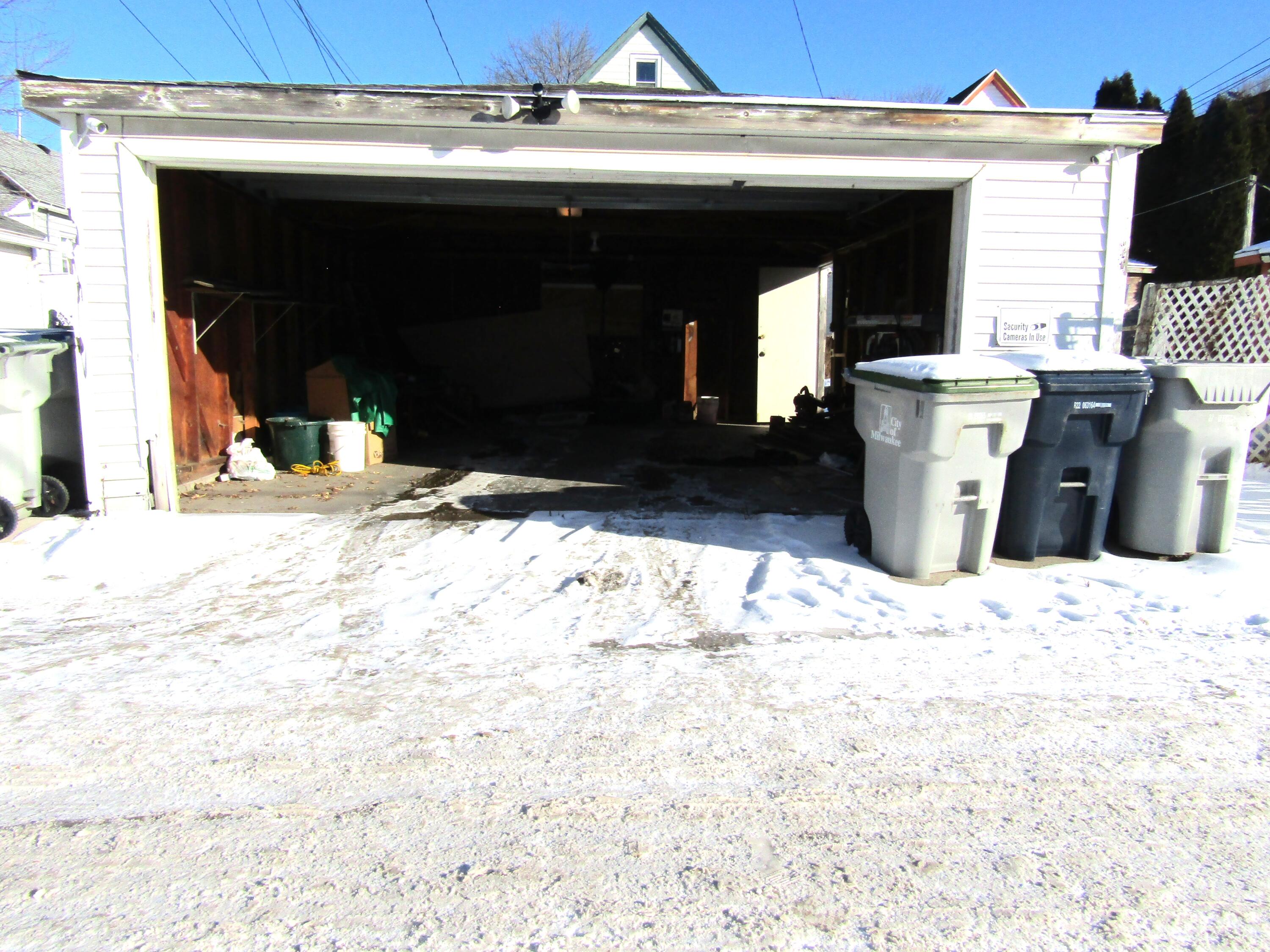 2119 South 14th Street Milwaukee, WI 53215 - Photo 20 of 27 IMG_2438