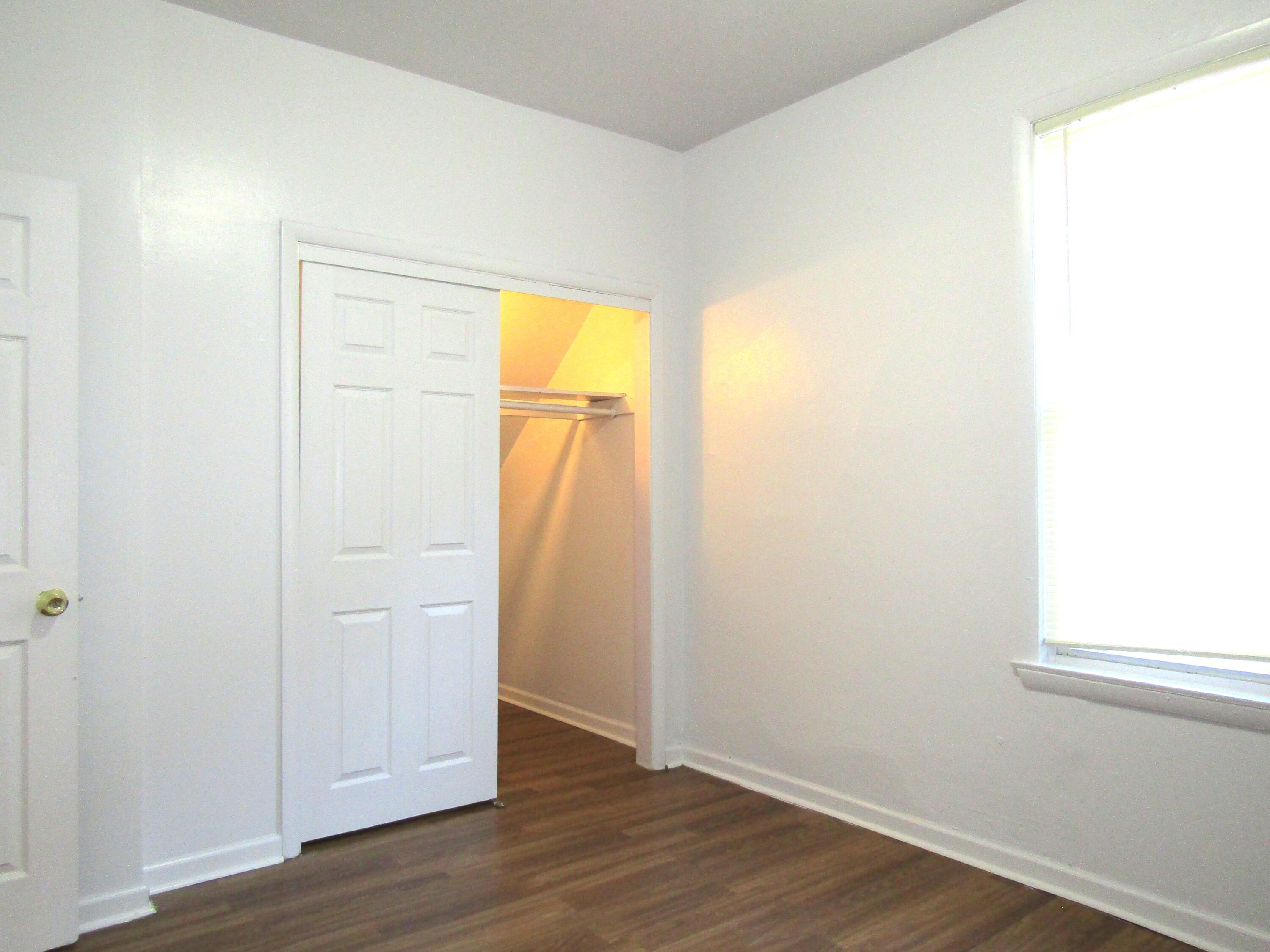 2119 South 14th Street Milwaukee, WI 53215 - Photo 6 of 27 IMG_2404