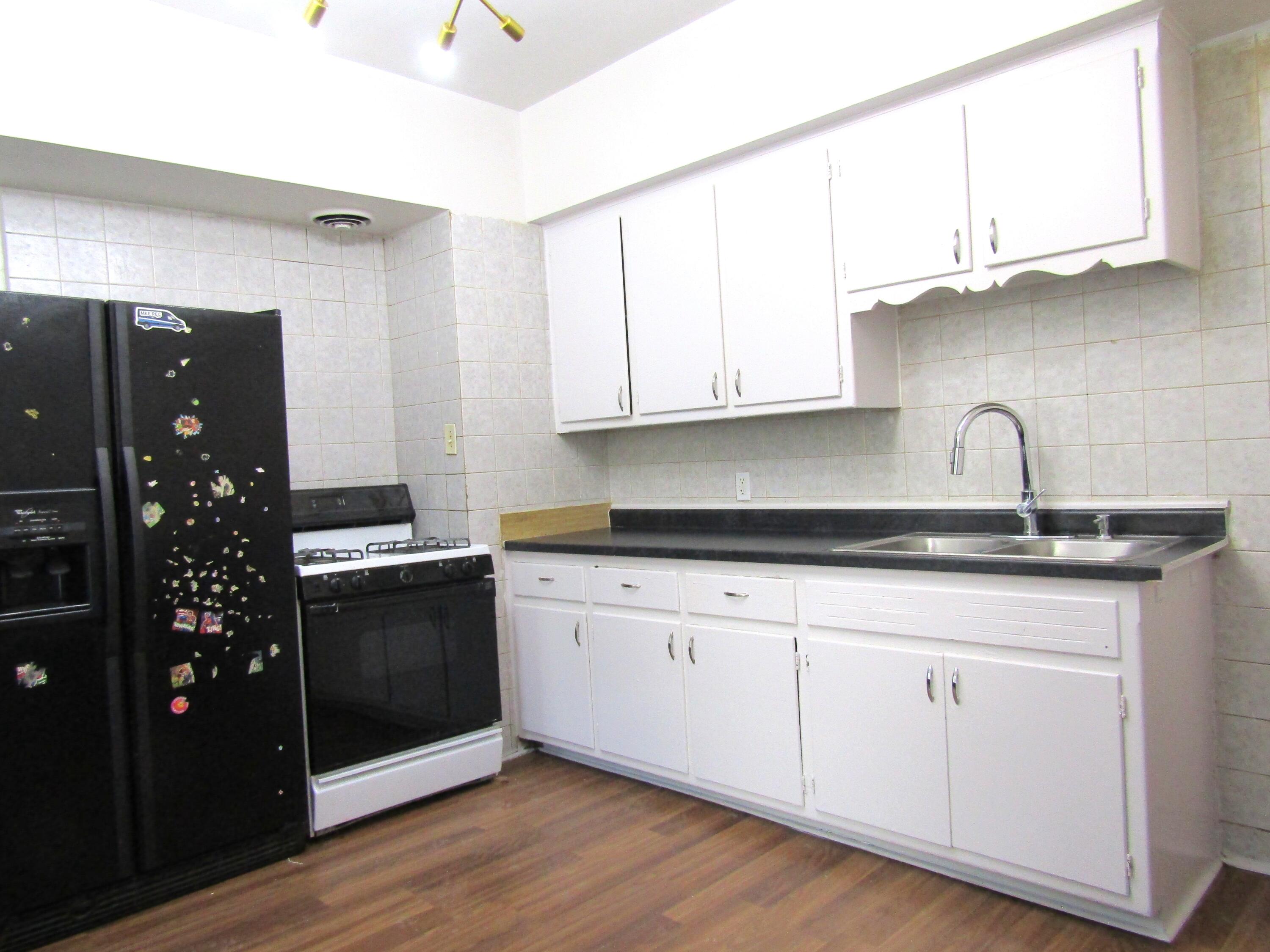 2119 South 14th Street Milwaukee, WI 53215 - Photo 8 of 27 IMG_2408