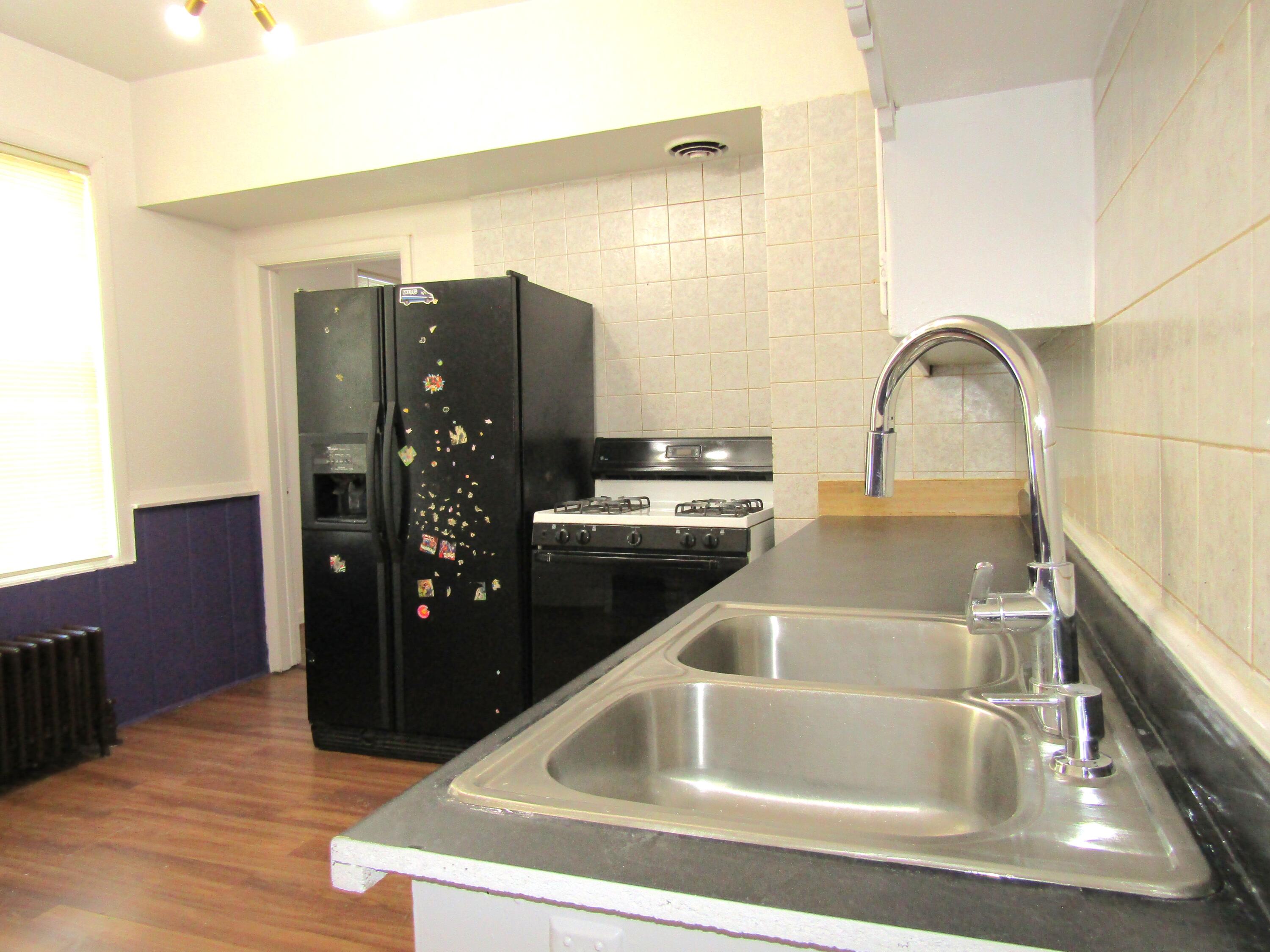 2119 South 14th Street Milwaukee, WI 53215 - Photo 9 of 27 IMG_2411