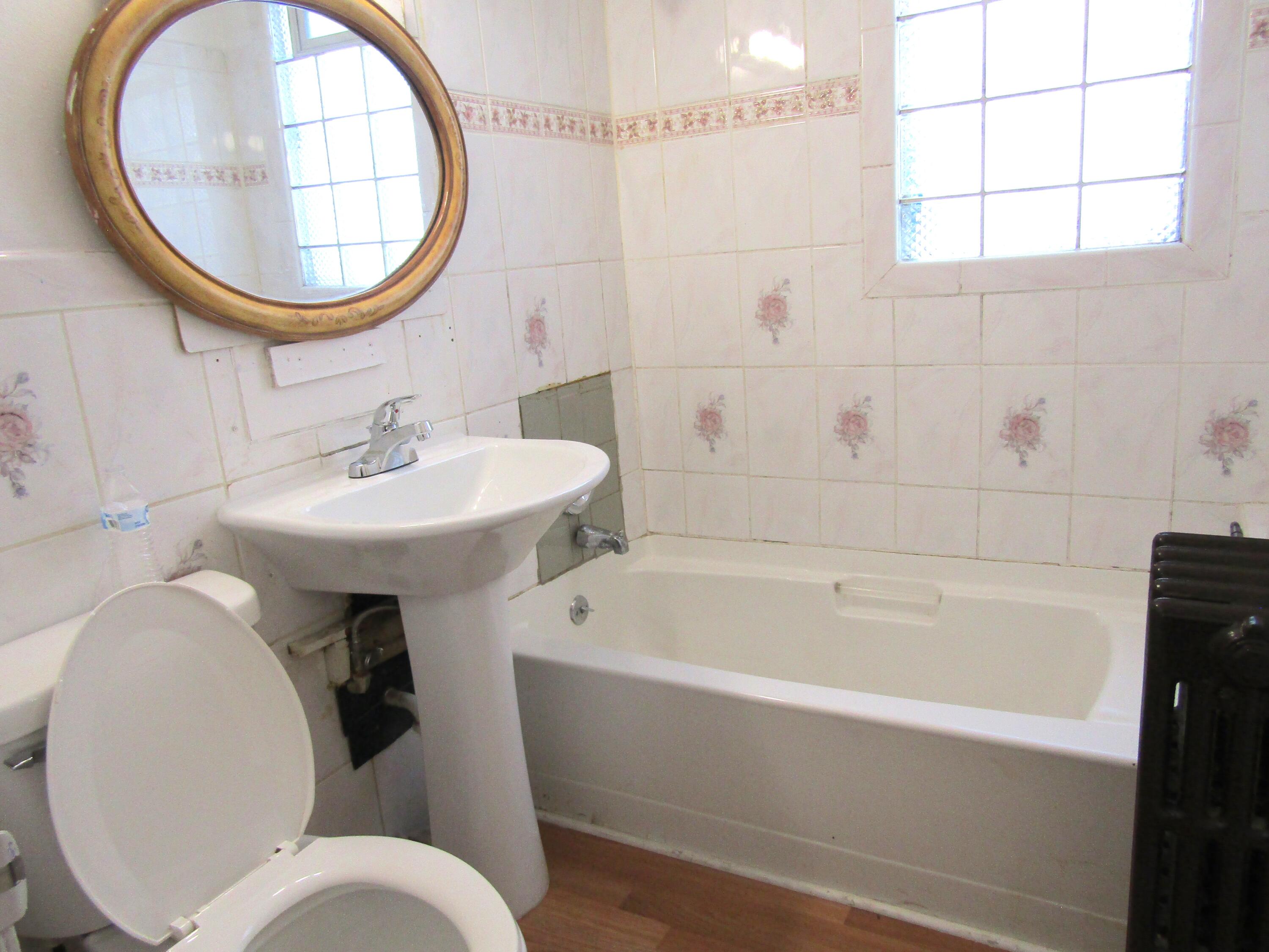 2119 South 14th Street Milwaukee, WI 53215 - Photo 10 of 27 IMG_2413