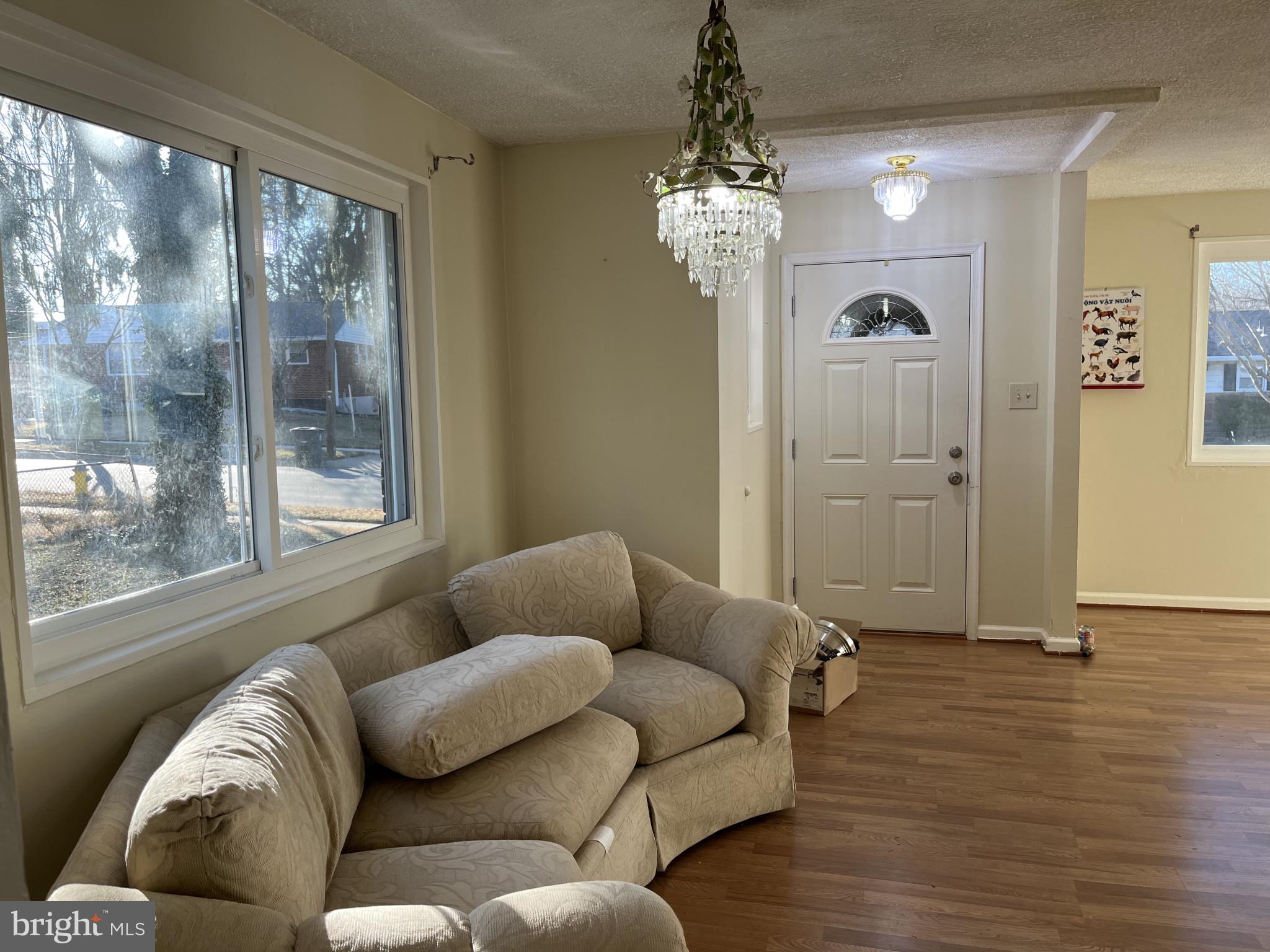 2012 Henry Road Rockville, MD 20851 - Photo 3 of 51 Gallery Image 3