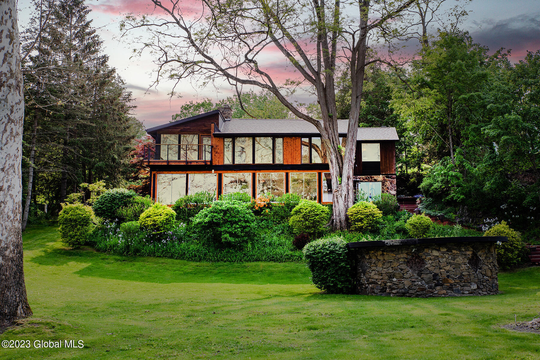 164 Van Wies Point Road Bethlehem, NY 12077 - Photo 1 of 47 163 Van Wies Point - Pinckney - 052223el