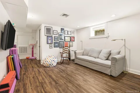 $1,849,000 | 1 Kenmare Road, Larchmont, NY 10538