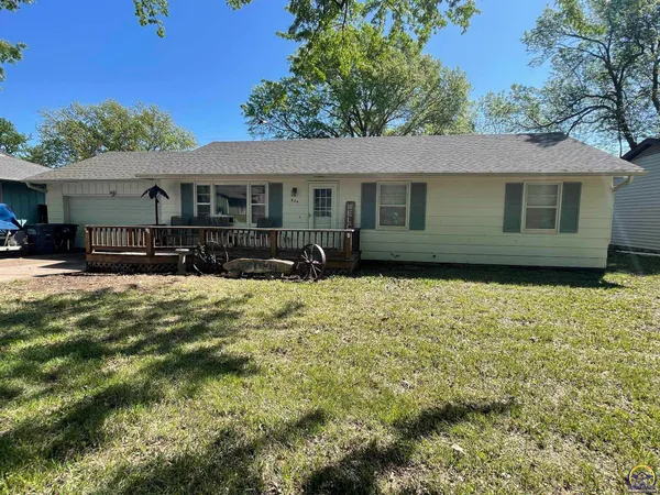 $199,999 | 824 Waverly Way, Emporia, KS 66801