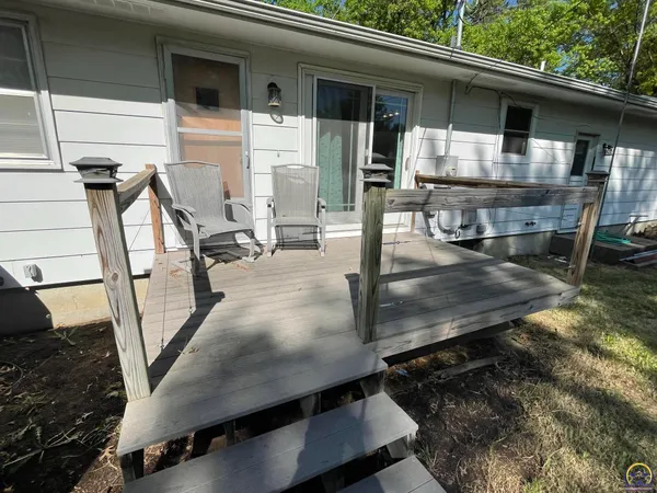 $199,999 | 824 Waverly Way, Emporia, KS 66801