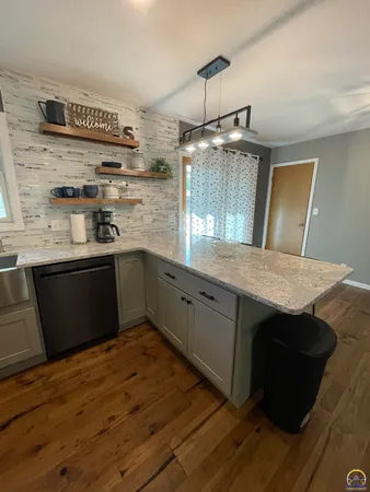 $199,999 | 824 Waverly Way, Emporia, KS 66801