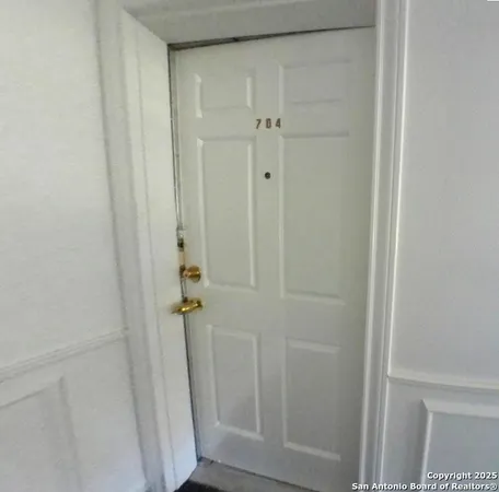 $895 | 165 West Rampart Drive, Unit 704, San Antonio, TX 78216