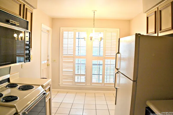 $895 | 165 West Rampart Drive, Unit 704, San Antonio, TX 78216