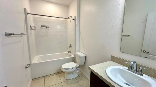 $2,400 | 24656 Northwest 7th Lane, Newberry, FL 32669