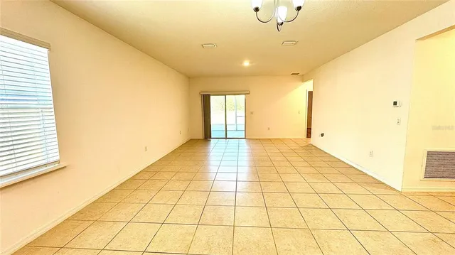 $2,400 | 24656 Northwest 7th Lane, Newberry, FL 32669