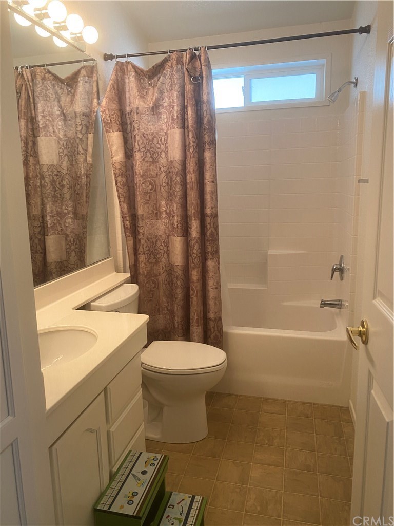 12600 Havasu Lake Road, Unit 94 Needles, CA 92363 - Photo 26 of 39 Hall full bathroom