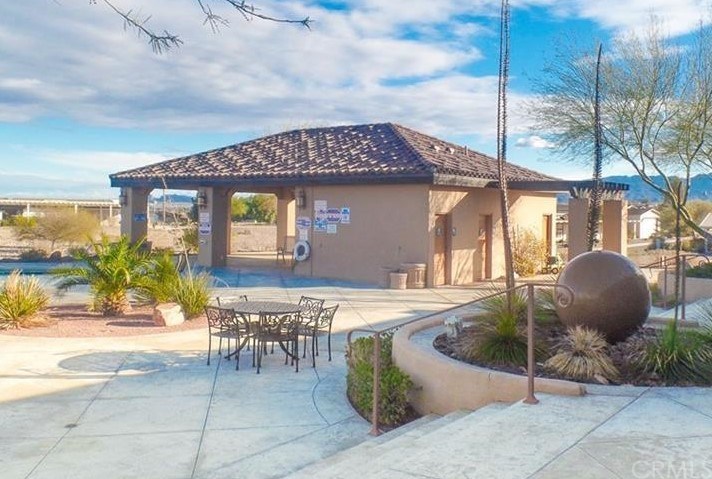 12600 Havasu Lake Road, Unit 94 Needles, CA 92363 - Photo 34 of 39 Association pool & spa