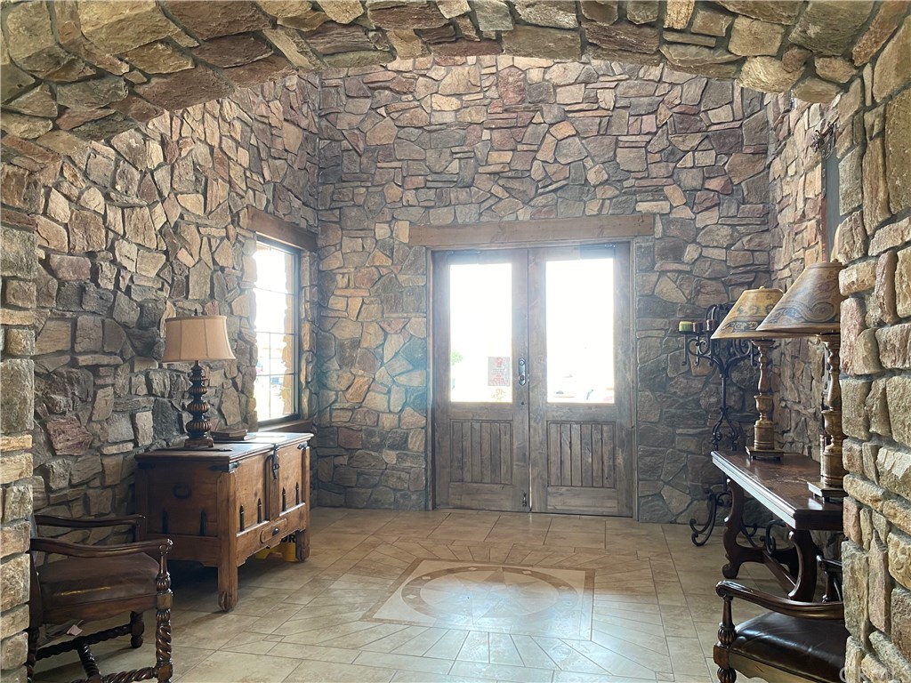 12600 Havasu Lake Road, Unit 94 Needles, CA 92363 - Photo 37 of 39 Entry to club house