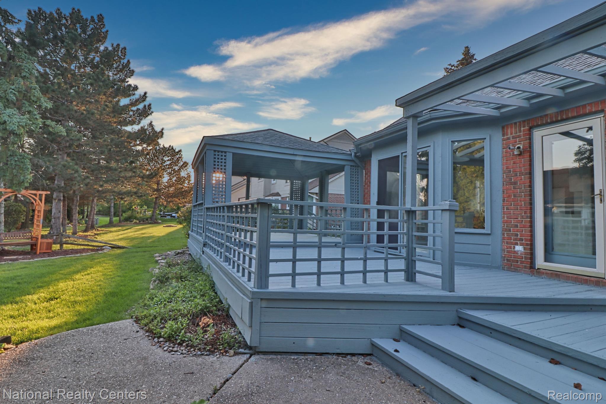 45375 Glengarry Road Canton, MI 48188 - Photo 31 of 37 Gallery Image 31