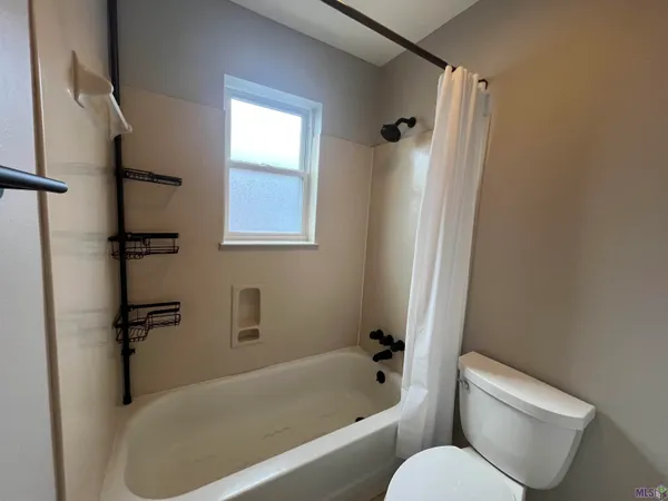 $1,650 | 17653 9 Oaks Avenue, Baton Rouge, LA 70817