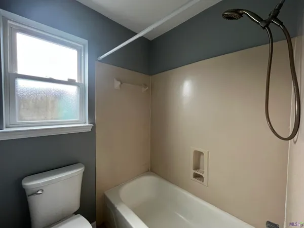 $1,650 | 17653 9 Oaks Avenue, Baton Rouge, LA 70817