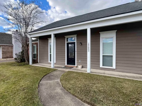 $1,650 | 17653 9 Oaks Avenue, Baton Rouge, LA 70817