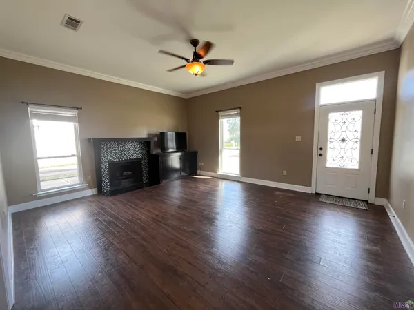 $1,650 | 17653 9 Oaks Avenue, Baton Rouge, LA 70817