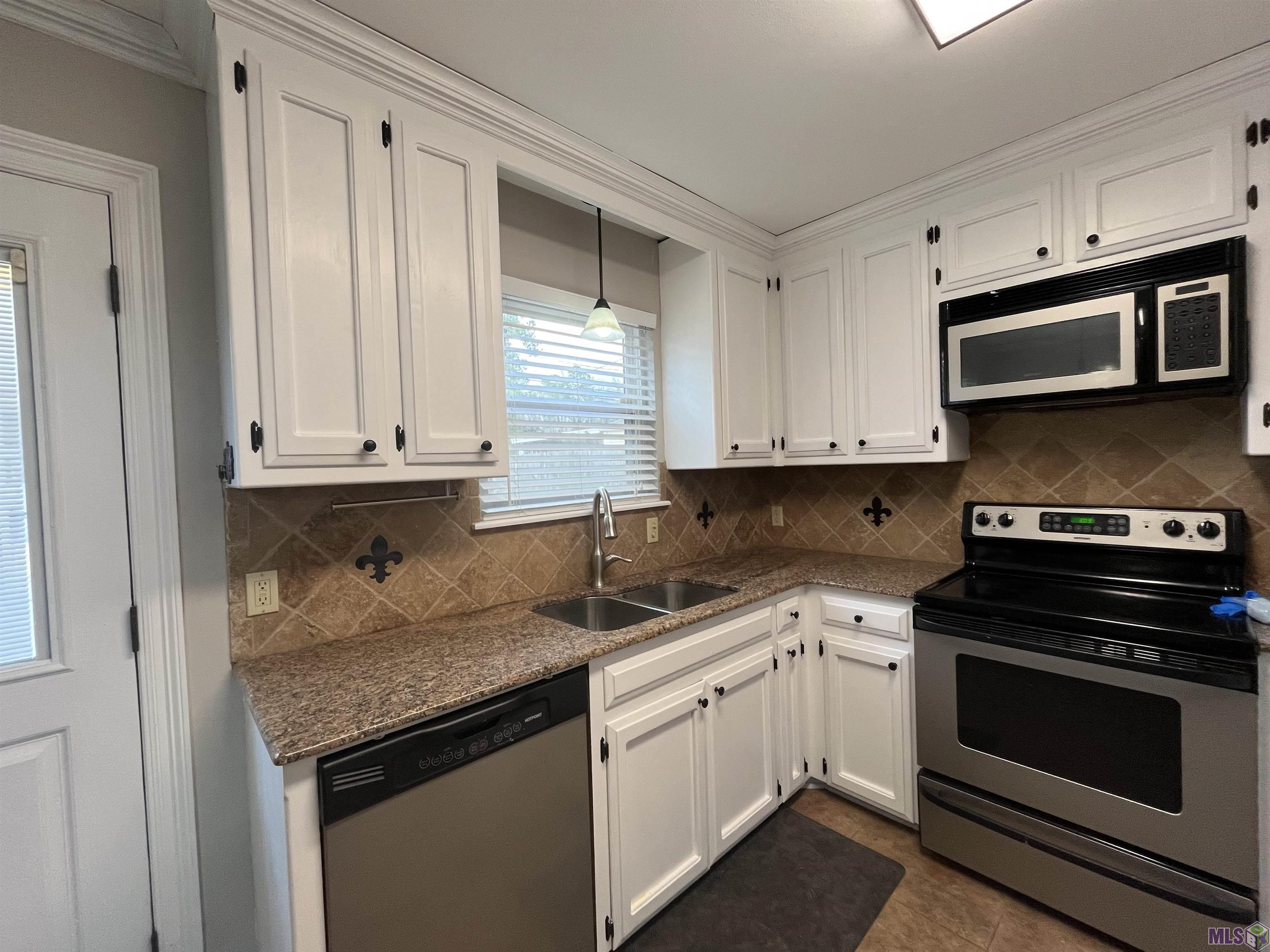 17653 9 Oaks Avenue Baton Rouge, LA 70817 - Photo 8 of 24