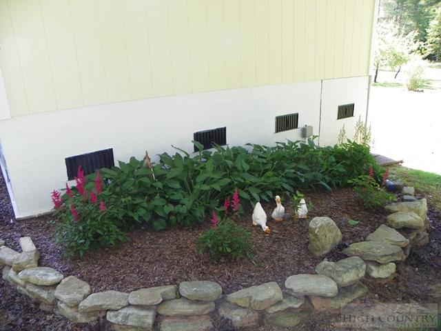 438 Jake's Mountain Road Deep Gap, NC 28618 - Photo 17 of 26 Gallery Image 17