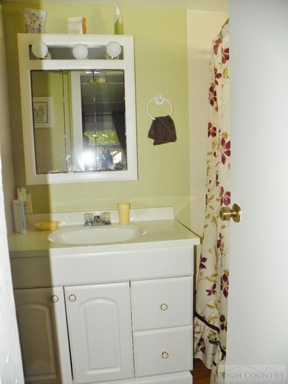 438 Jake's Mountain Road Deep Gap, NC 28618 - Photo 4 of 26 Gallery Image 4