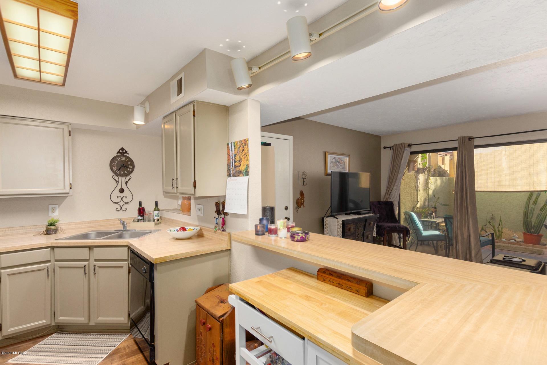 2182 North Pantano Road, Unit 137 Tucson, AZ 85715 - Photo 3 of 40 Gallery Image 3
