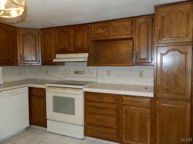 3264 Bingen Road Bethlehem, PA 18015 - Photo 20 of 27 Lower Level Kitchen