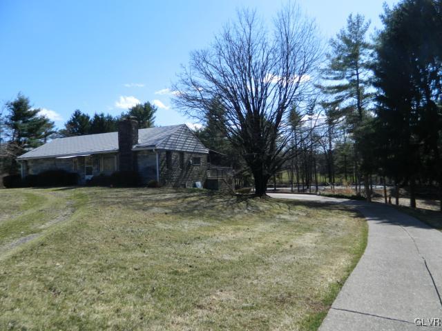 3264 Bingen Road Bethlehem, PA 18015 - Photo 3 of 27 Gallery Image 3