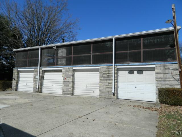 3264 Bingen Road Bethlehem, PA 18015 - Photo 4 of 27 Gallery Image 4