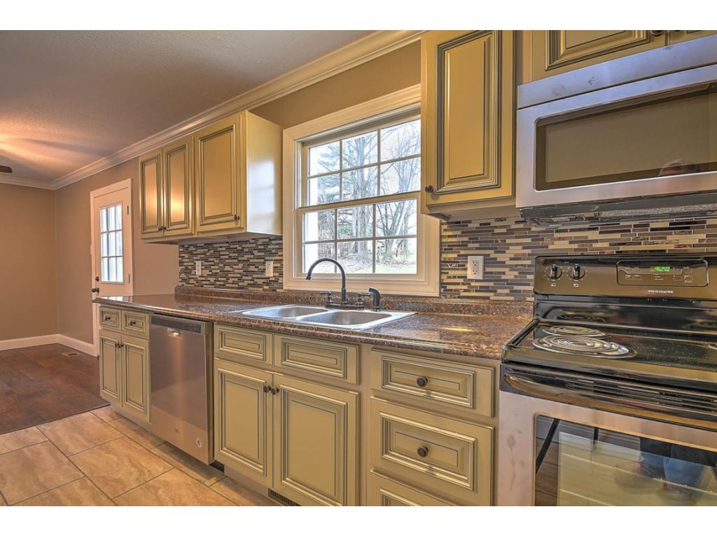 173 Timber Ridge Road Jonesborough, TN 37659 - Photo 3 of 33 Photo 3