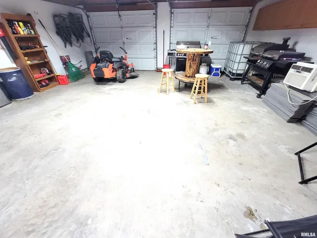 $124,900 | 221 Hickory Street, Flora, IL 62839