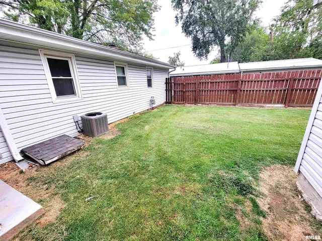 $124,900 | 221 Hickory Street, Flora, IL 62839