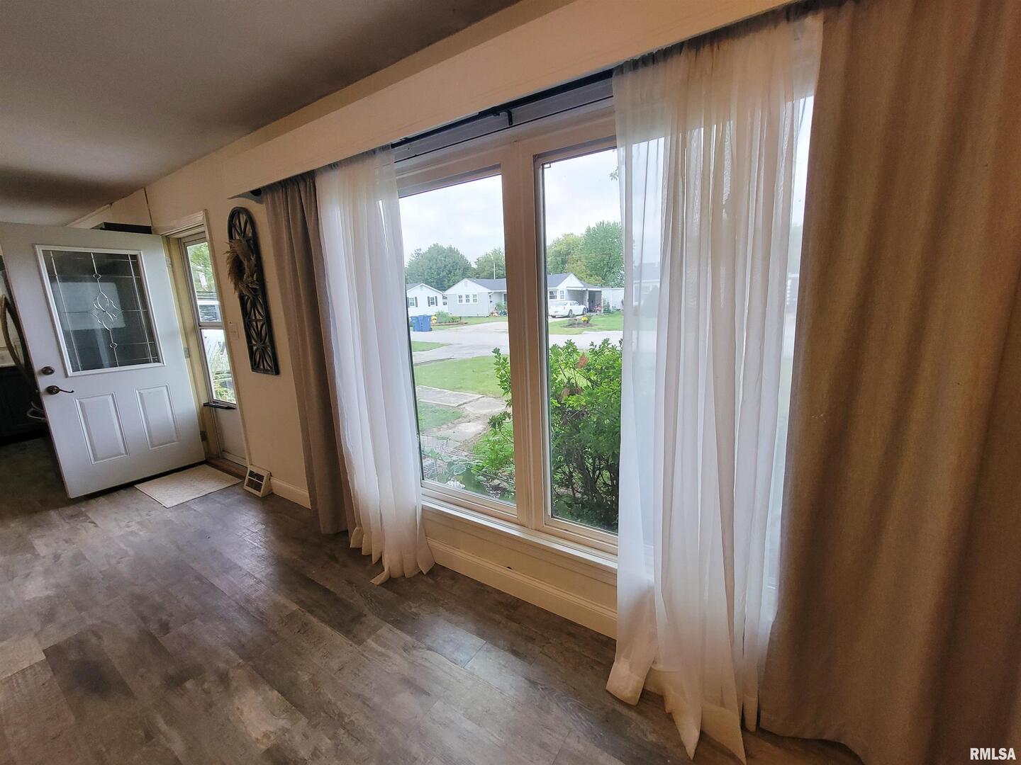 221 Hickory Street Flora, IL 62839 - Photo 33 of 75