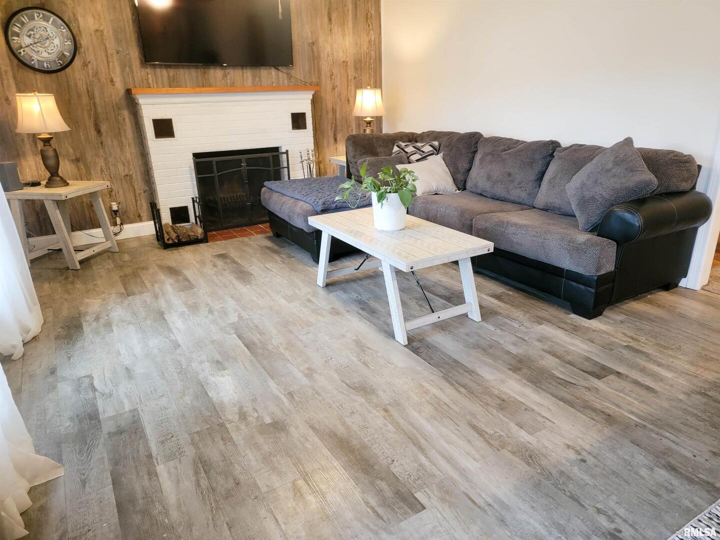 221 Hickory Street Flora, IL 62839 - Photo 34 of 75