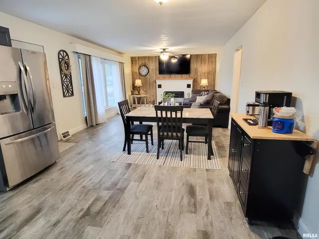 $124,900 | 221 Hickory Street, Flora, IL 62839