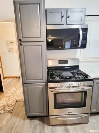 $124,900 | 221 Hickory Street, Flora, IL 62839