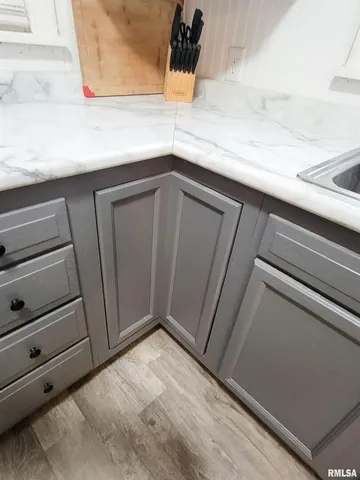 $124,900 | 221 Hickory Street, Flora, IL 62839