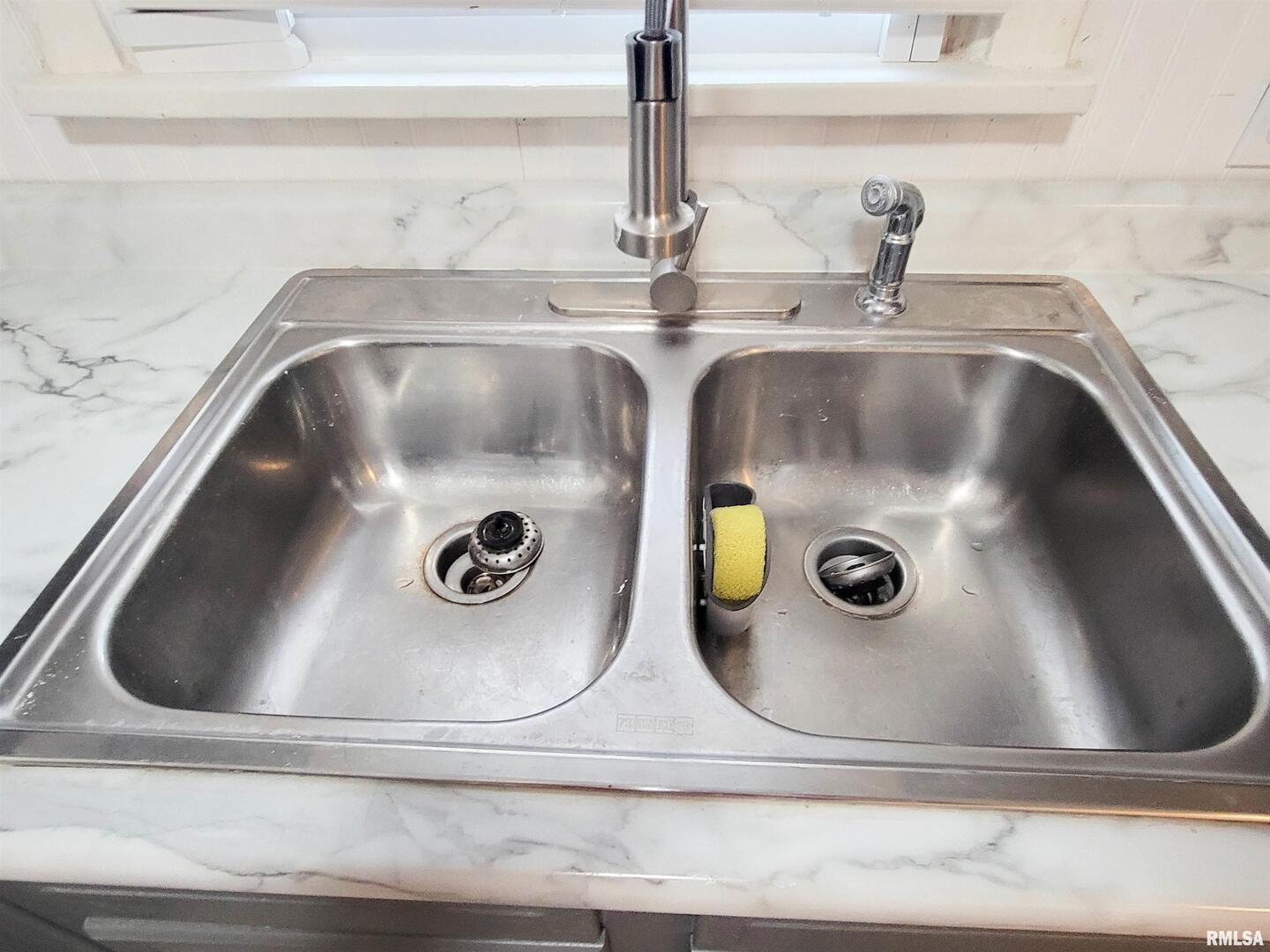 221 Hickory Street Flora, IL 62839 - Photo 45 of 75