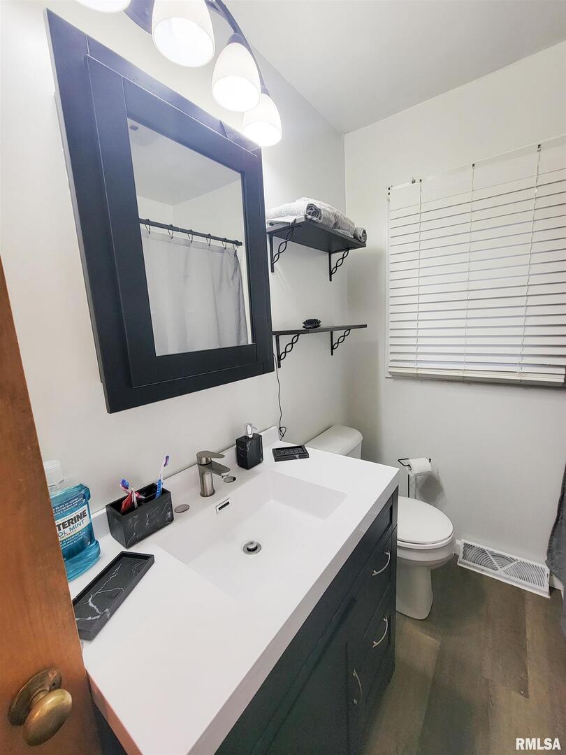 221 Hickory Street Flora, IL 62839 - Photo 57 of 75